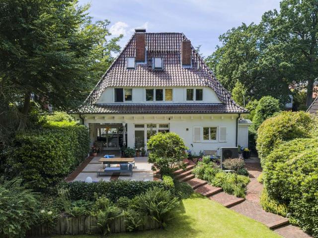 MÄRCHENHAFTES ARCHITEKTENHAUS ZU VERKAUFEN