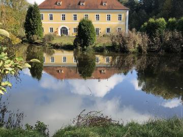 Märchenhaftes Wohnen im Wasserschloss
