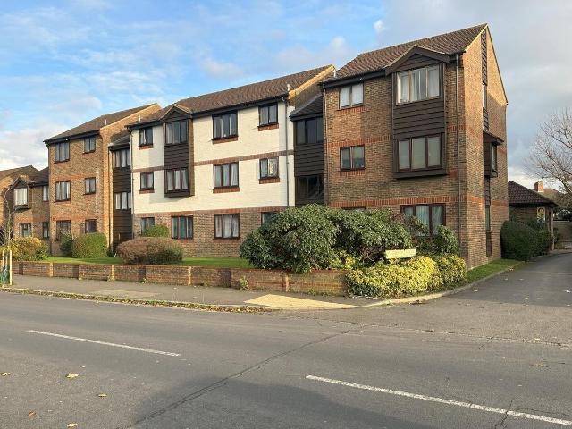 Marchside Close, Hounslow TW5, 1 bed flat to rent, £1,400 pcm | PrimeLocation