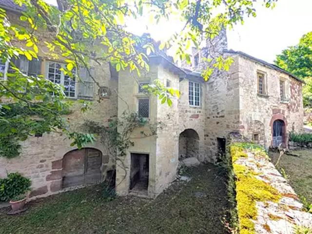 Marcillac Vallon 12330 Achat / Vente maison 8 pièces t8 terrasse cave
