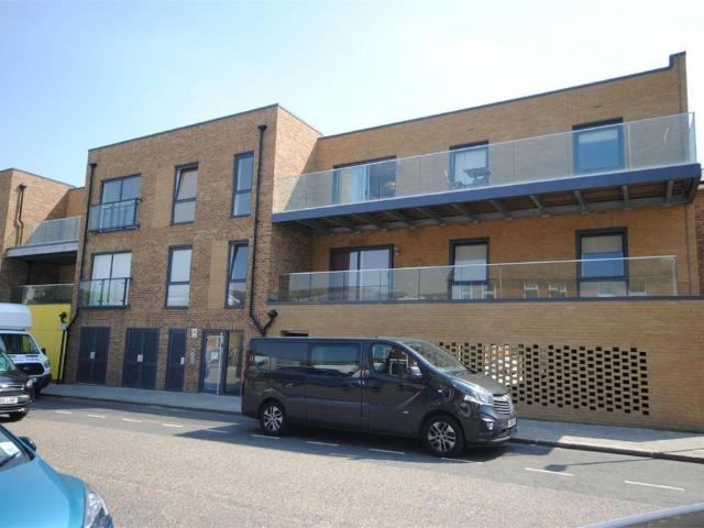 Marconi Road, Chelmsford CM1 3 bed apartment to rent £1,800 pcm £415 pw