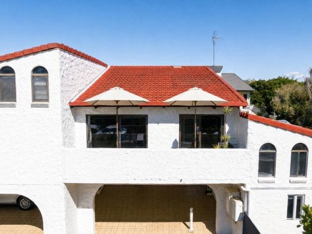 Marcoola Beach Esplanade, Character and Coastal Charm