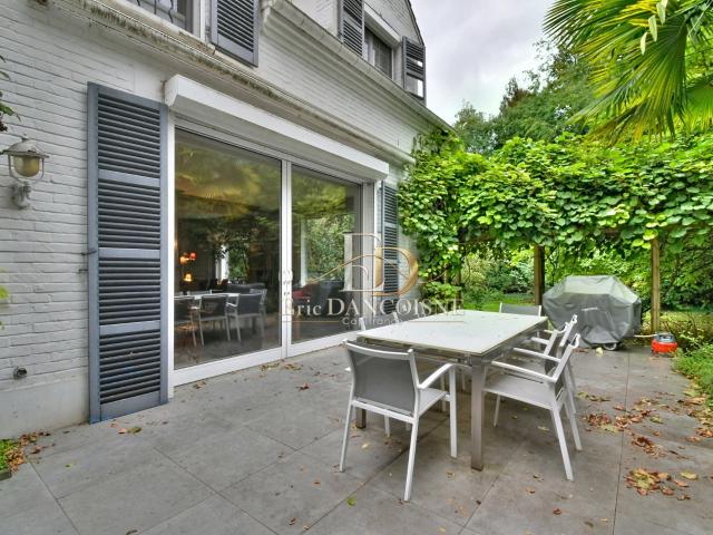 Marcq En Barœul — Une Propriété Familiale Dans Un Écrin De V. 420m² Marcq en Baroeul