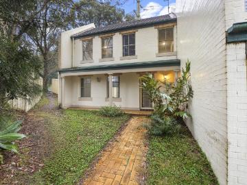 Mardi, 6/3 Richmond Mews