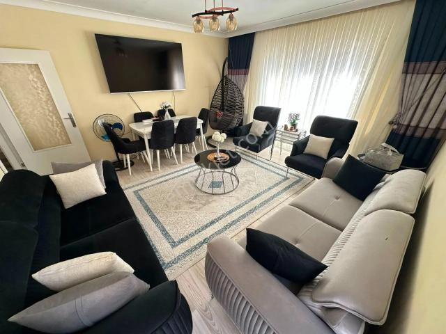 Mareşal Çakmak Mah'de 3+1 Satılık Ara Katta 9 Yıllık Asansörlü Yapılı Daire