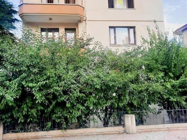 Mareşal Fevzi Çakmak Mahallesinde 3+1 Kiralık Daire. !