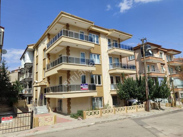 Mareşalde Migros Kavşağına Yakın Temiz Bakımlı Kiralık 3+1 Daire