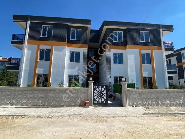 mareşalde Site İçerisinde Satılık Müstakil Villa Tip 3+1 Daire