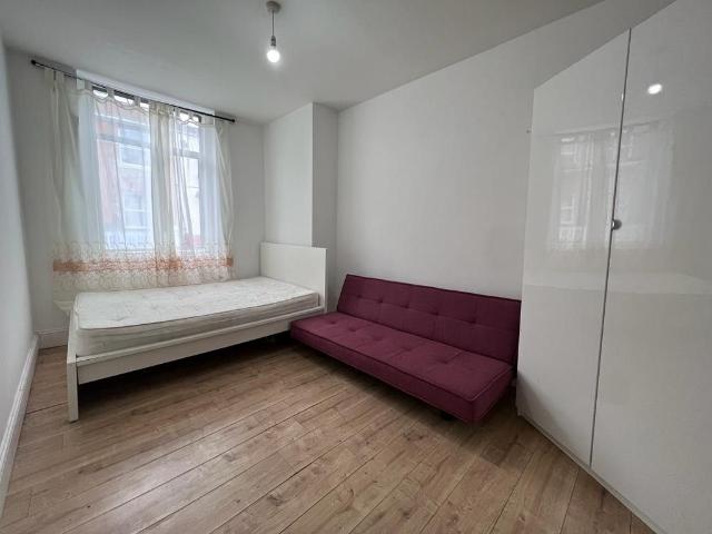 Mare Street, Hackney Central E8, 1 bed flat to rent, £1,350 pcm | PrimeLocation