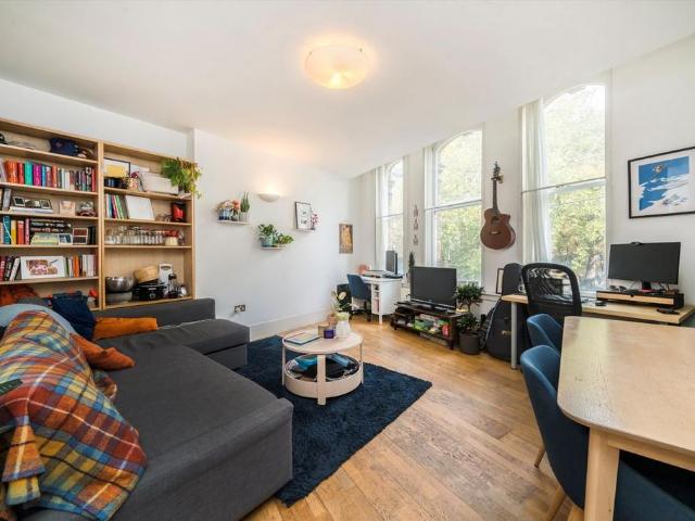 Mare Street, London E8 1 bed flat to rent £2,050 pcm £473 pw