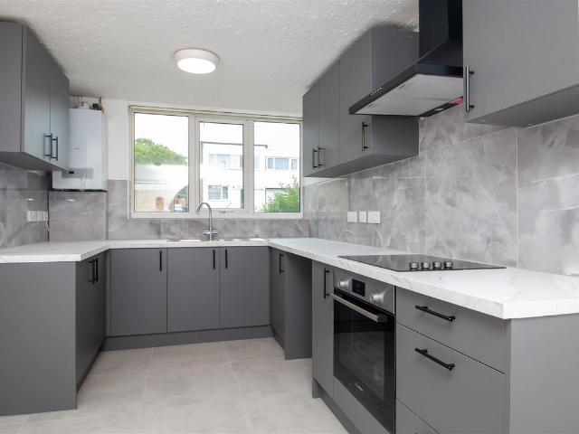 Maree Close, Bletchley, Milton Keynes MK2, 4 bed terraced house to rent, £1,550 pcm | PrimeLocation