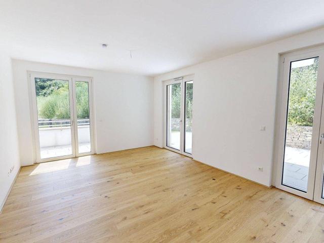 Wohnen in Krems: 3 Zimmer Wohnung mit zwei Terrassen und Eigengarten