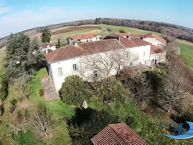 Brantôme en Périgord 24310 Achat / Vente maison 9 pièces t9 au dernier étage cave