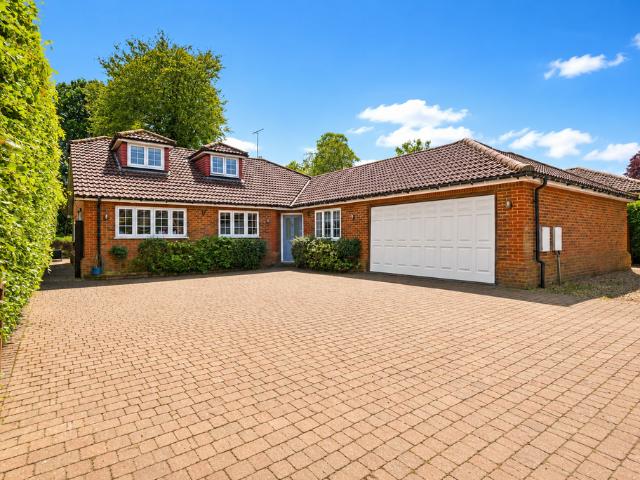 Marford Road, St. Albans AL4 6 bed detached house to rent £5,000 pcm £1,154 pw