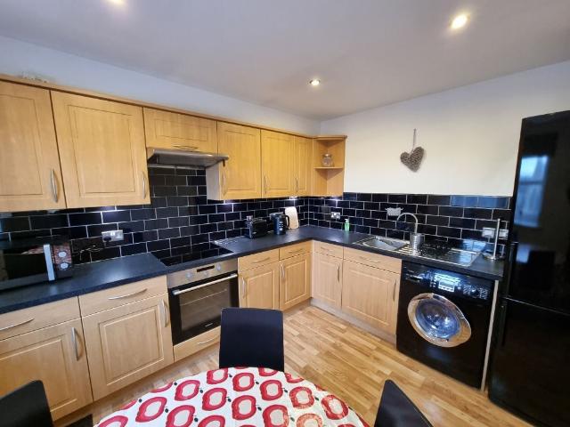 Margaret Place, Holburn, Aberdeen AB10, 2 bed penthouse to rent, £875 pcm | PrimeLocation