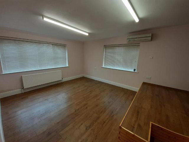 Margaret Roding 2 bed apartment to rent £1,500 pcm £346 pw