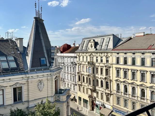 MARGARETENHOF / PLATZ UND LICHT / TOLLE DACHTERRASSENWOHNUNG
