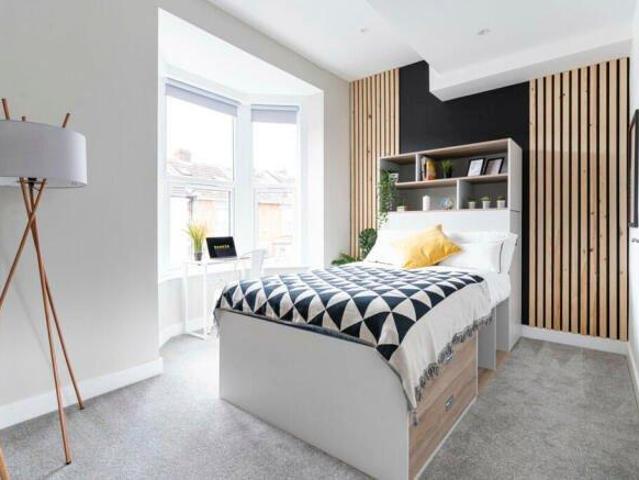 Margate Road, Hampshire PO5 7 bed terraced house to rent £5,775 pcm £1,333 pw