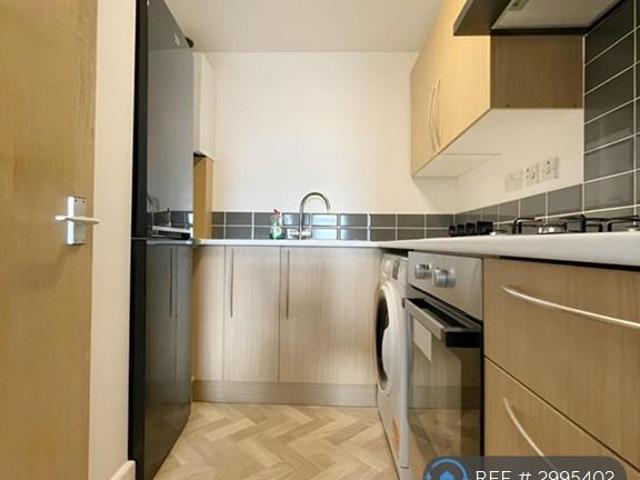 Margate Road, Southsea, PO5 2 bed flat to rent £1,050 pcm £242 pw
