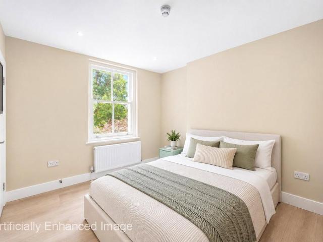 Margravine Gardens, London, W6 Studio to rent £1,750 pcm £404 pw