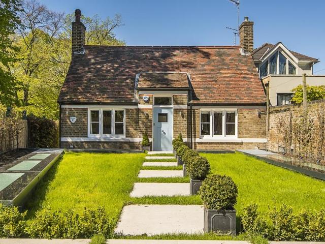 Margravine Gardens London W6 4 bed detached house to rent £15,600 pcm £3,600 pw