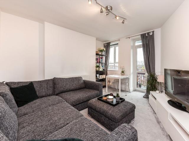Margravine Road, Hammersmith W6, 1 bed flat to rent, £1,800 pcm | PrimeLocation