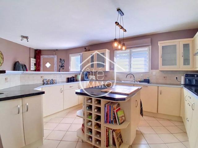 MARGUERON: Ravissante villa de plain pied 108 m² sur beau parc arboré de 2961 m²