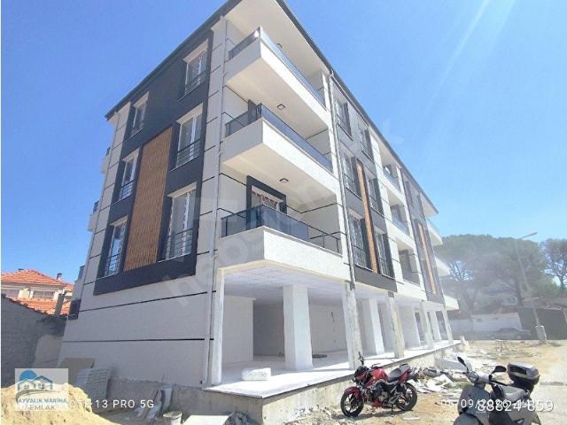MARİNADAN ÖN CEPHE FERAH LÜKS DAİRELER