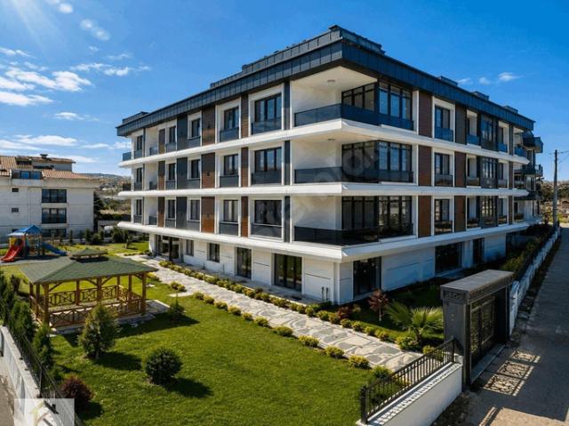MARİNAYA KOMŞU DENİZ MANZARALI BAHÇE KATI LÜKS 3+1