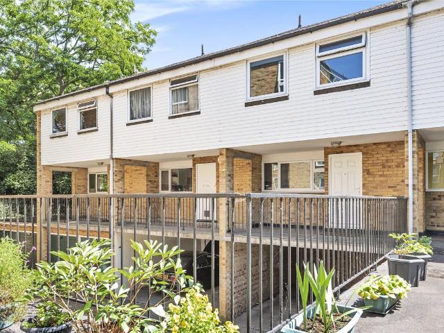 Maria Court, Southcote Road, Reading, Berkshire RG30, 2 bed maisonette to rent, £1,400 pcm | PrimeLocation