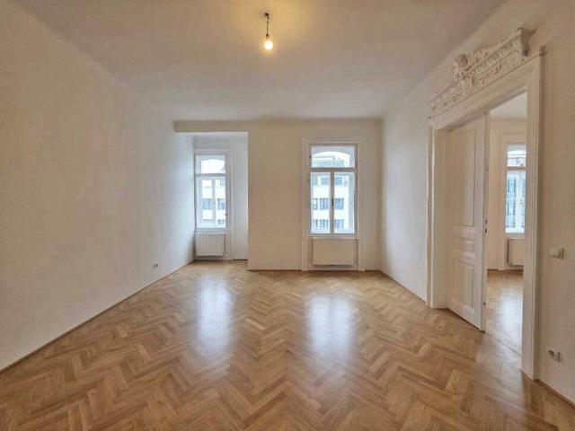 MARIAHILFER STRASSE | 3 Zimmer Altbauwohnung mit Balkon | U3 Zieglergasse | barrierefreier Lift