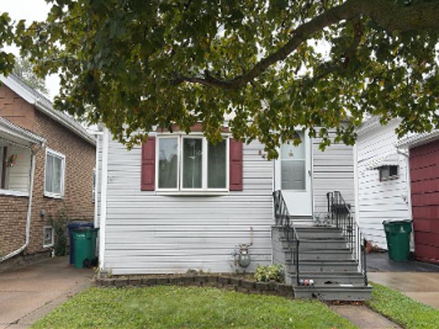 Marilla St