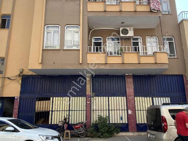 Marinaya Yürüme Mesafesinde Satılık 3 Katlı Müstakil Bina