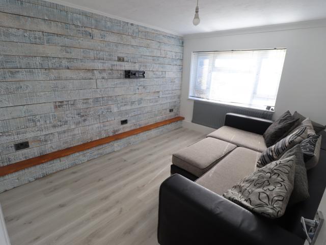 Marina Avenue, Rayleigh – Elliott & Smith Partnership