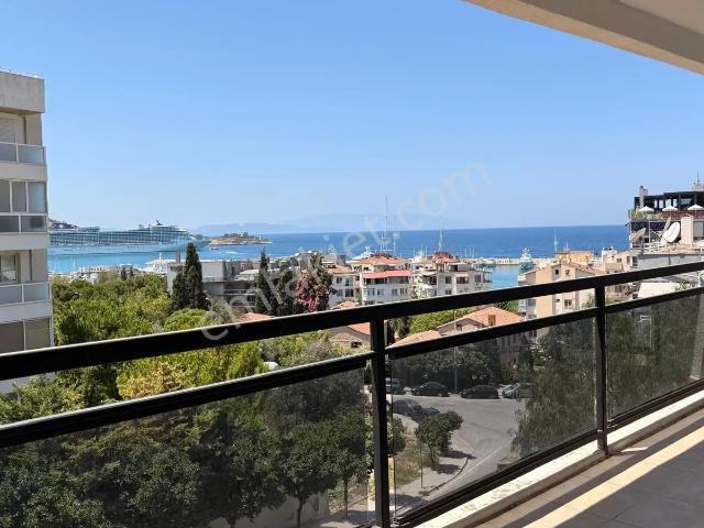 Marina Bölgesinde Full Deniz Manzaralı Yalı Dairesi !