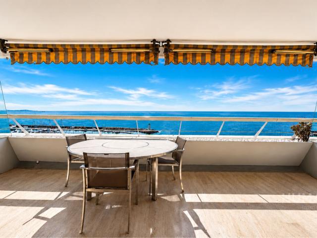 Marina Baie des Anges L'Amiral Vue mer panoramique frontale 78m² Villeneuve Loubet
