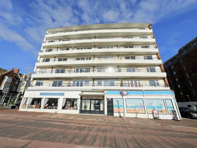 Marina, Bexhill on Sea, TN40 3 bed apartment to rent £1,100 pcm £254 pw