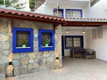 Marina Da Bahçeli Ve Avlulu Şirin Bodrum Evi