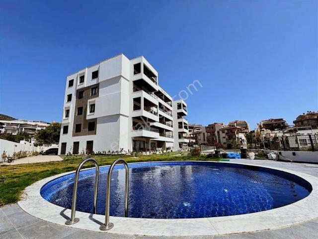 Marina' Da Lüks Rezidansda Deniz Manzaralı 3+1 Daire !