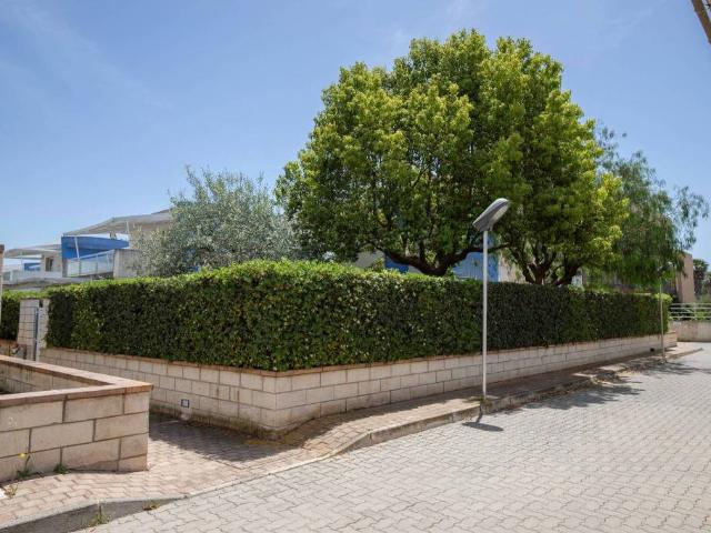 Marina di Ragusa Lungomare Andrea Doria APT PT