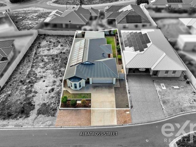 Marina Living with Comfort, Efficiency & Low Maintenance Appeal
