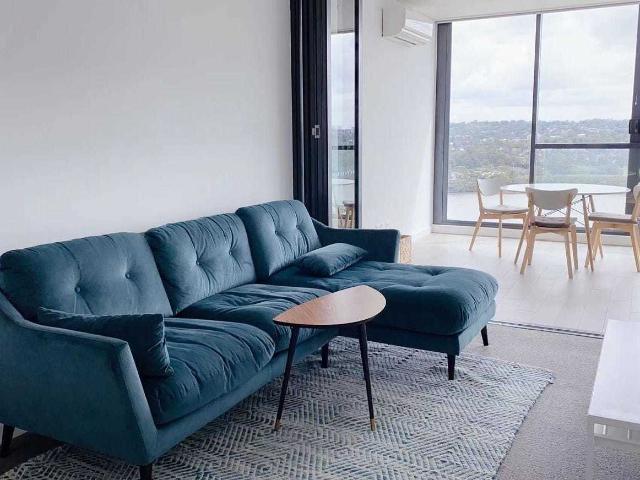 Marina Square! Water viewed & Sunny 1 Bedrooms apartment available for Open Inspection!