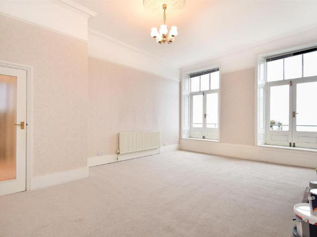 Marina, St. Leonards On Sea TN38 2 bed apartment to rent £1,300 pcm £300 pw