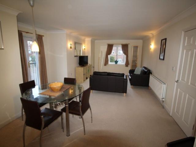 Marina Way, Abingdon OX14, 2 bed flat to rent, £1,550 pcm | PrimeLocation