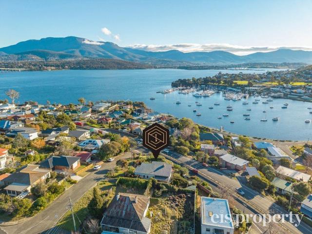 Marina Views & Timeless Appeal