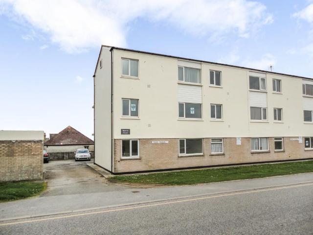 Marine Court, Perranporth TR6, 2 bed flat to rent, £850 pcm | PrimeLocation