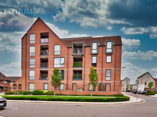 Marine Crescent, Hainault, Ilford, Essex IG6, 2 bed flat to rent, £1,800 pcm | PrimeLocation