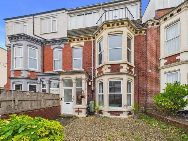Marine Avenue, Whitley Bay 2 bed apartment to rent £950 pcm £219 pw