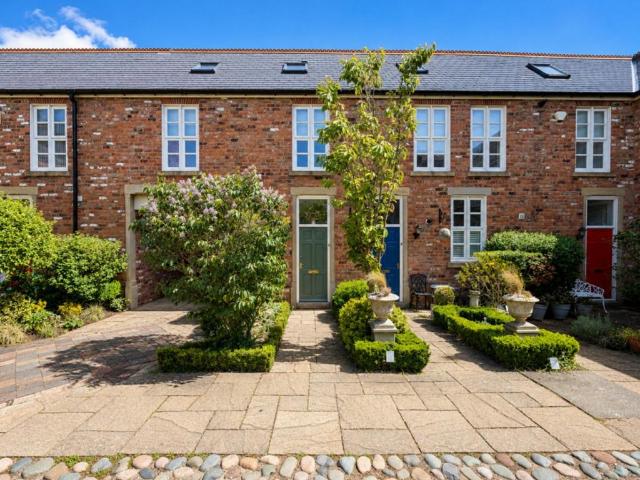 Marine Gate Mansion, Southport, PR9 3 bed maisonette to rent £3,000 pcm £692 pw
