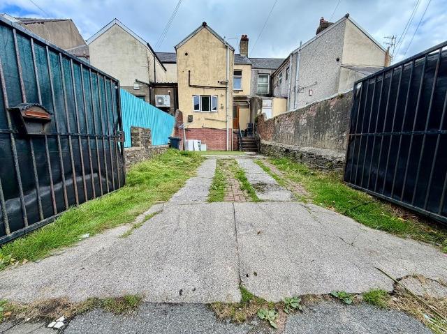 Marine Street, Cwm NP23, 1 bed flat to rent, £650 pcm | PrimeLocation